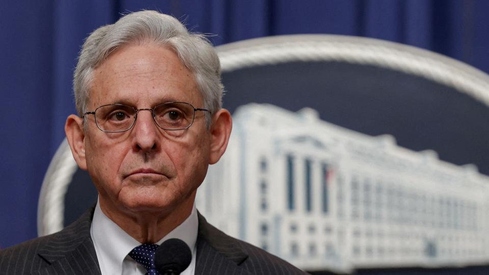 Justitsminister Merrick Garland er tirsdag i Ukraine for at tale med Ukraines statsanklager om, hvordan USA kan hjælpe med at sikre, at de ansvarlige bag krigsforbrydelser i det østeuropæiske land kommer for retten. (Arkivfoto) <i>Evelyn Hockstein/Reuters</i>