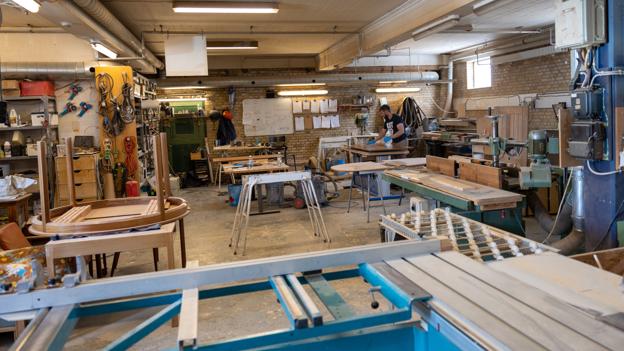Grønning Møbelsnedkeri ligger på Skudehavnsvej i Aalborg, og der er masser af godt værktøj til en traditionel snedker. <i>Foto: Kim Dahl Hansen</i>