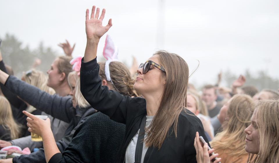 Sommeren er igen spækket med koncerter og festivaler, men ikke alle steder har man fået fingre i det ønskede antal frivillige. <i>Arkivfoto: Henrik Louis</i>
