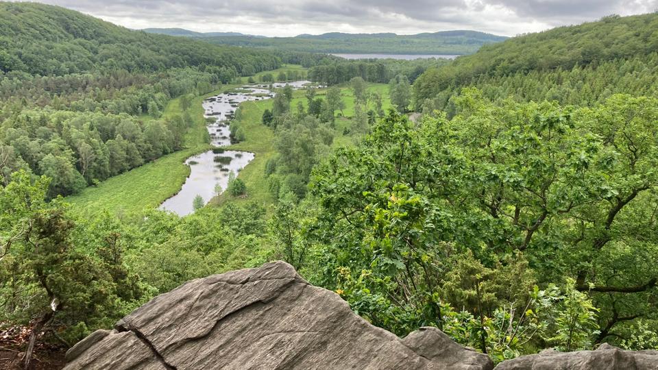 Udsigten fra Hiaklitten. Det var et højdepunkt på turen. Og det er bestemt en mindre klatretur værd at komme op og nyde denne udsigt. <i>Foto: Morten Mørch</i>