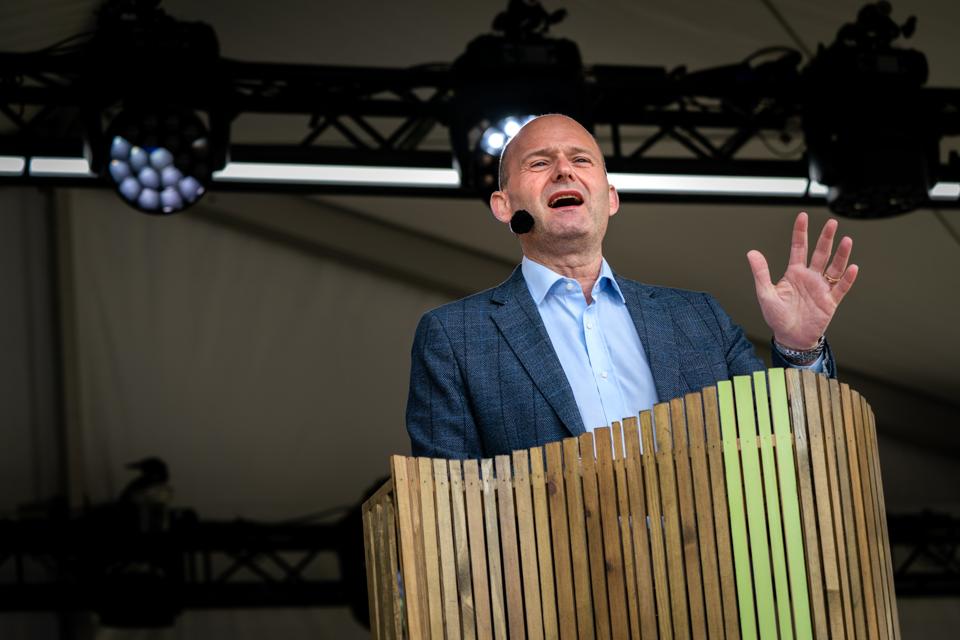 Til Folkemødet kredsede spørgsmålene til Søren Pape Poulsen om, hvorvidt han snart melder ud, om han stiller op som blå statsministerkandidat.  <i>Foto: Ida Marie Odgaard/Ritzau Scanpix</i>