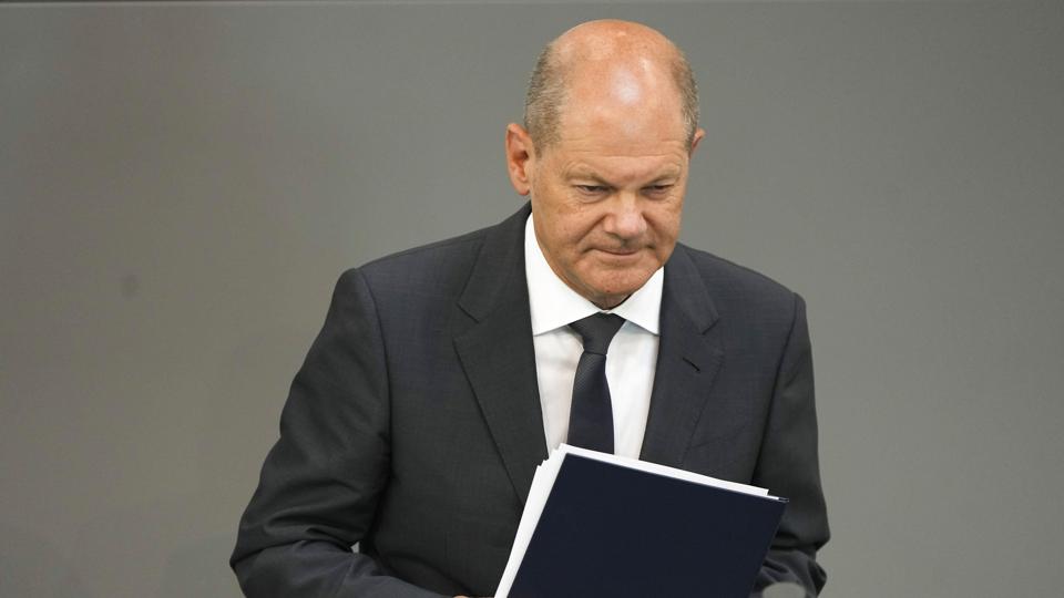 Den tyske forbundskansler, Olaf Scholz, forudser, at der er lang vej til forhandlinger mellem Ukraine og Rusland. <i>Markus Schreiber/Ritzau Scanpix</i>
