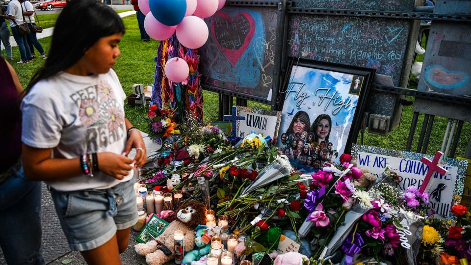19 børn og 2 lærere blev dræbt, da en 18-årig skød dem på Robb Elementary School i Uvalde i Texas. En lokal politichef er nu på administrativt orlov. (Arkivfoto). <i>Chandan Khanna/Ritzau Scanpix</i>