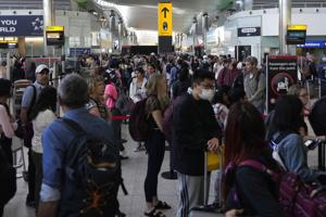 Heathrow-ansatte vil strejke under allerede travl sommer