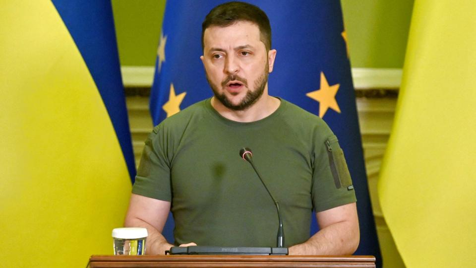 Ukraines fremtid er hos EU, siger præsident Zelenskyj, efter at Ukraine er blevet godkendt som EU-kandidatland. <i>Sergei Supinsky/Ritzau Scanpix</i>