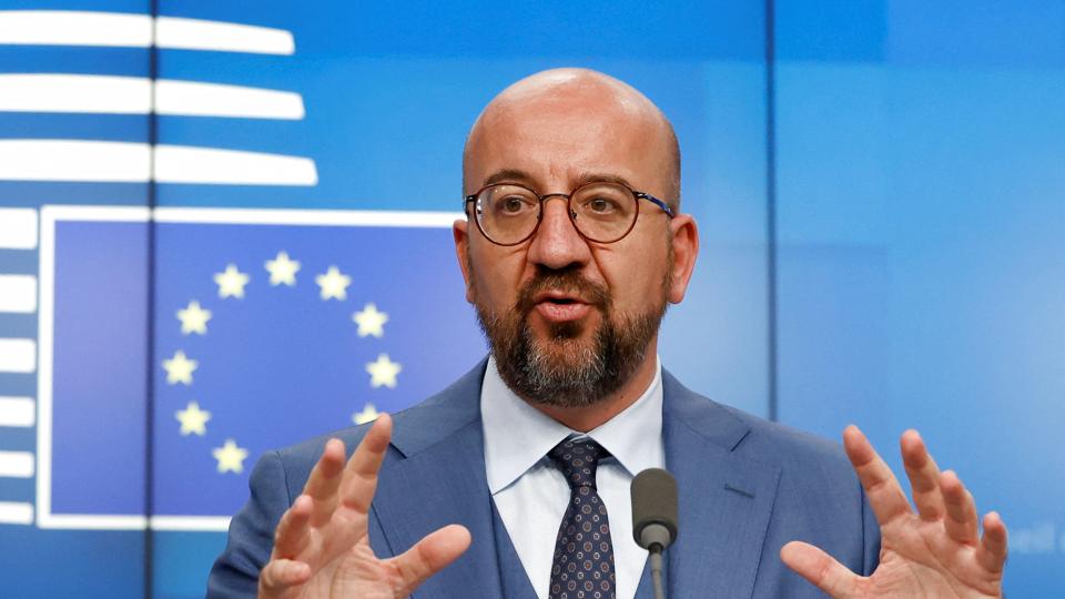 På et EU-topmøde i Bruxelles torsdag er Moldova og Ukraine blevet godkendt som kandidatlande til EU, siger EU-præsident Charles Michel. <i>Yves Herman/Reuters</i>