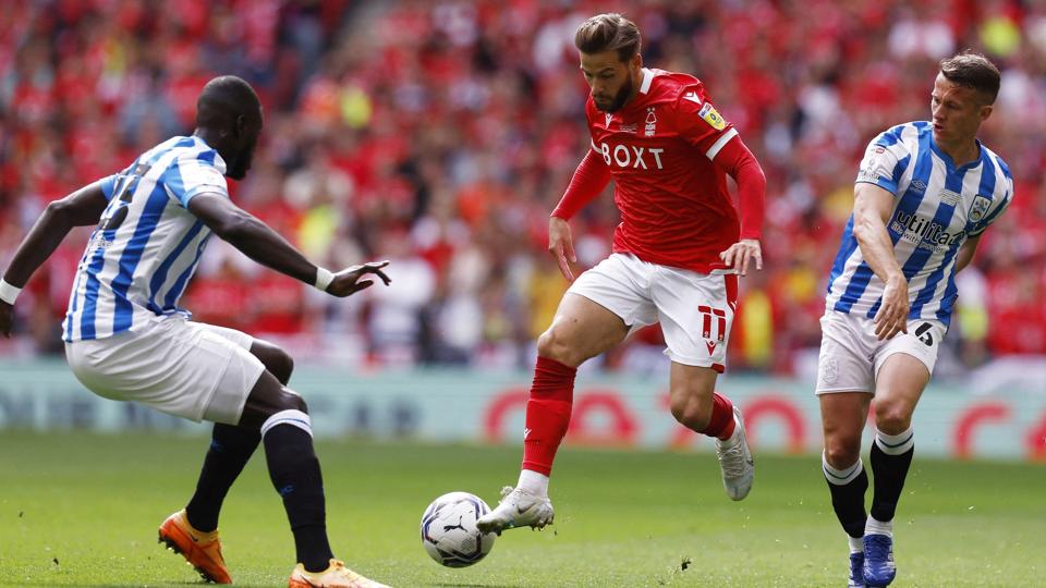 Philip Zinckernagel i rødt skifter til græsk fodbold efter halvandet år i England. (Arkivfoto) <i>Andrew Couldridge/Ritzau Scanpix</i>