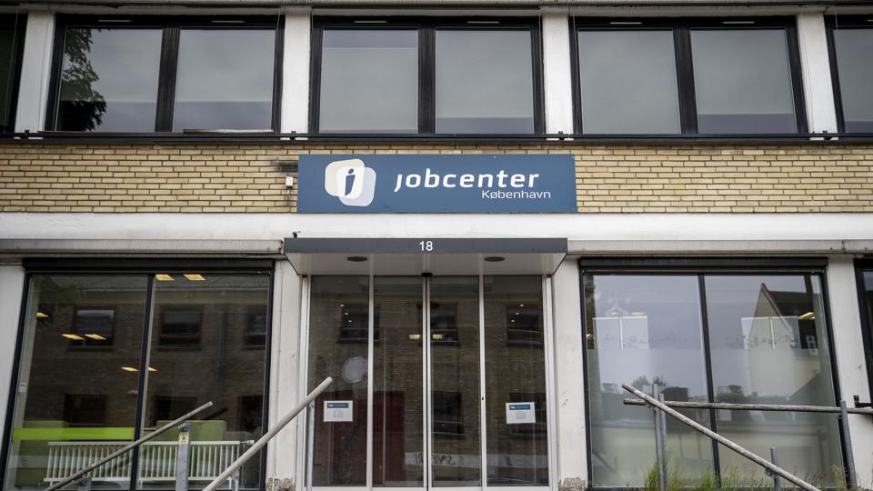 I fremtiden skal a-kassen have ansvaret for beskæftigelsesindsatsen de første tre måneder af ledighedsperioden. Det er vedtaget med politisk aftale fredag. (Arkivfoto). <i>Mathias Eis/Ritzau Scanpix</i>