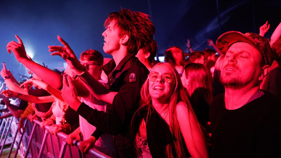 Der var gang i den foran scenen - også lidt for meget gang i den - da ItaloBrothers gik på kl. 21:45. <i>Foto: Bo Lehm</i>