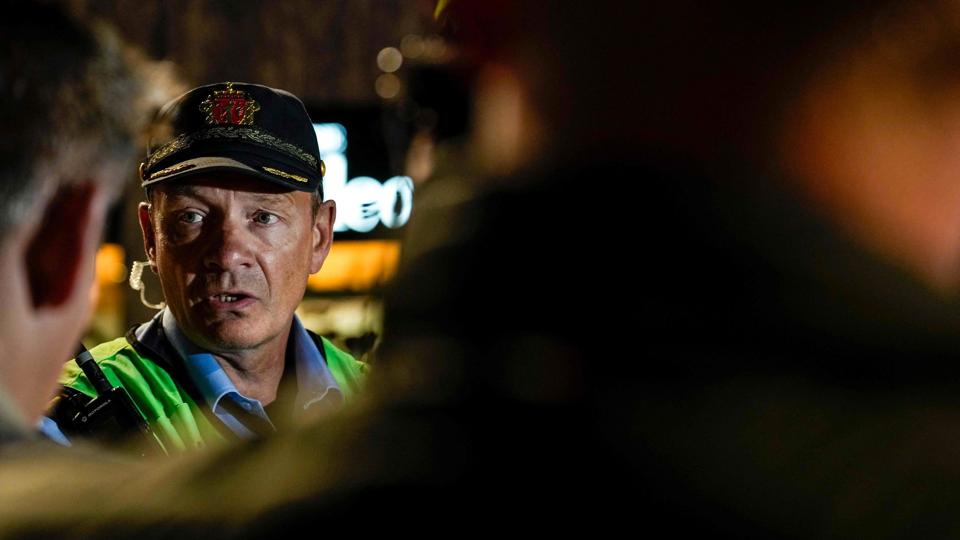 Indsatsleder Tore Barsted er til stede med sit hold i den indre del af Oslo, hvor et skudangreb har fundet sted mod flere steder. <i>Javad Parsa/Ritzau Scanpix</i>