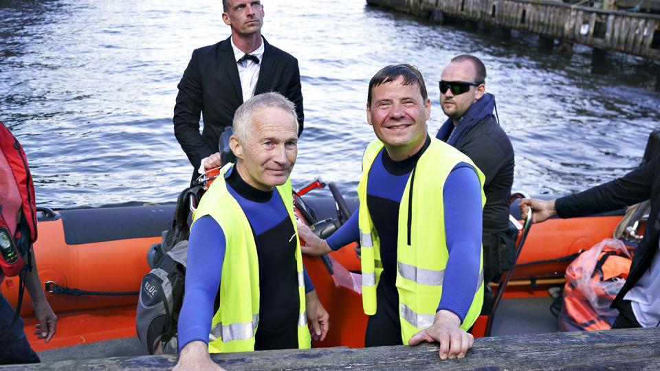 DIF-formand Hans Natorp (forrest til venstre) og Aalborg-borgmester Thomas Kastrup-Larsen har set den første DM-uge i Danmark fra tætteste hold og mere end godkender begivenheden. <i>Henning Bagger/Ritzau Scanpix</i>