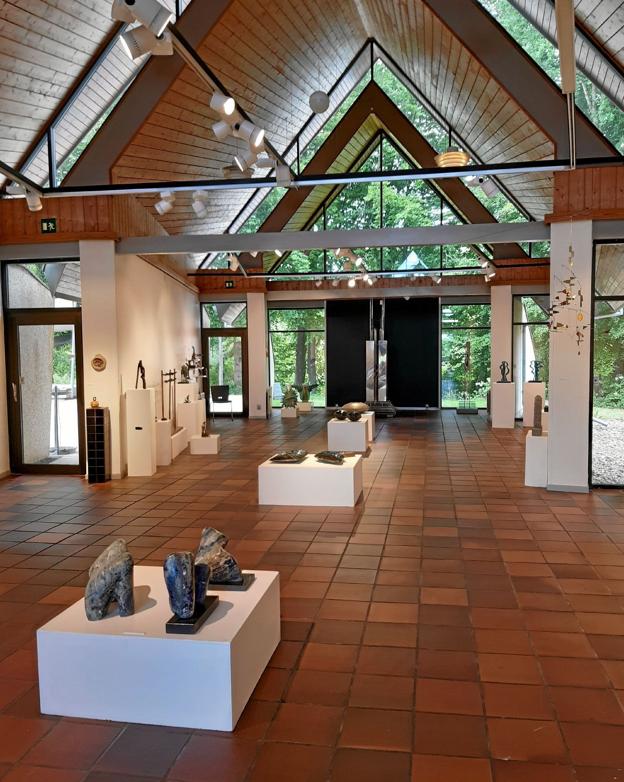 Et kig ind i kunstcenteret. <i>Foto: Dronninglund Kunstcenter</i>