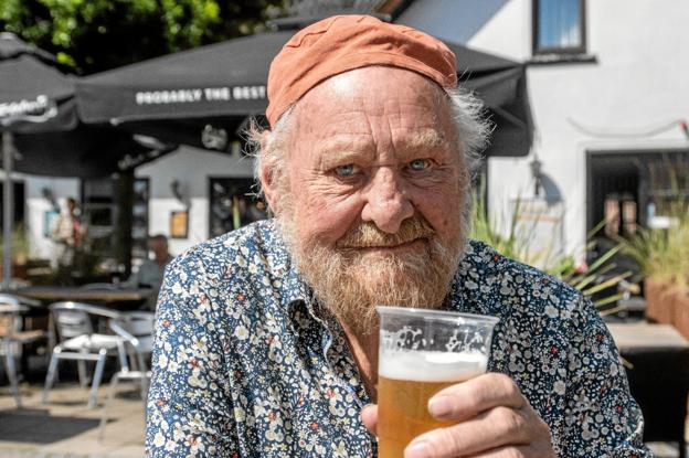 Poul Frederiksen fra København har kun ros til den jyske brygger-tradition. Foto: Jesper Hansen