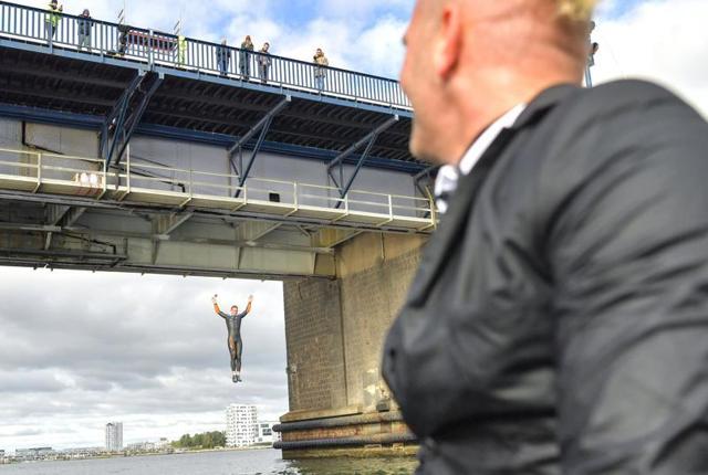 Testen i oktober 2020 viste, at det sagtens kunne lade sig gøre. Selve Bridge Jump foregik den 28. august 2021. Foto: Claus Søndberg