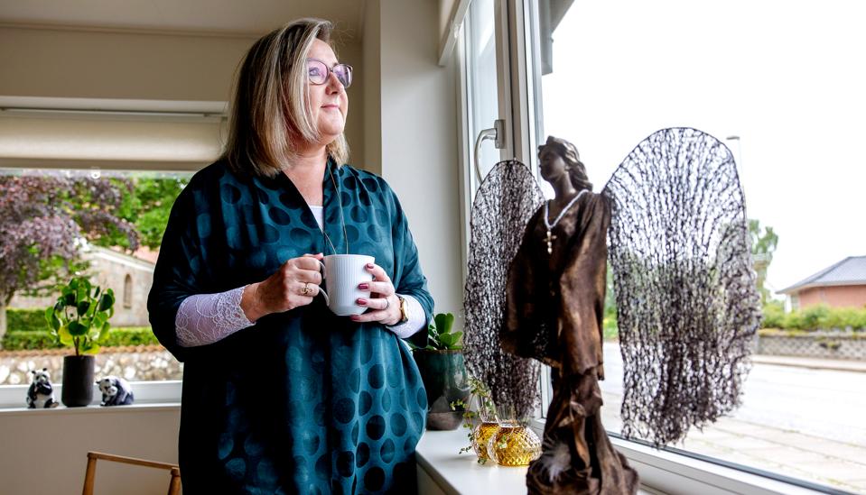Vibeke Lybech Gram og hendes familie blev ramt af krise på krise, men den 53-årige kvinde er kommet videre <i>Foto: Torben Hansen</i>