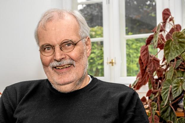 Efter sin pension som historieprofessor på Aalborg Universitet har Jørgen Elsøe Jensen kastet sig over økologisk grøntsagsproduktion i stor stil. Foto: Jesper Hansen