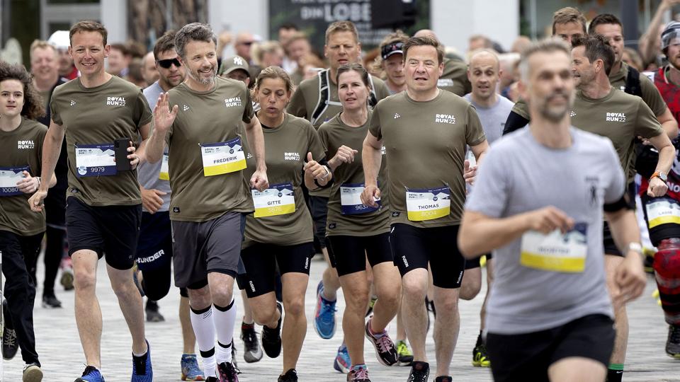 Kronprins Frederik løb den korte rute på en mil, da han i pinsen deltog i 2022-udgaven af Royal Run i Aalborg. <i>Foto: Lars Pauli</i>