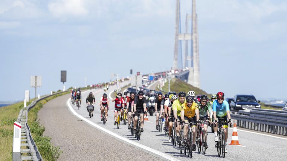 Motionscykelløbet Tour de Storebælt med cirka 16.000 deltagere kørte henover Storebæltsbroen lørdag den 11. juni. På lørdag vil Tour de France-rytterne gøre det samme. (Arkivfoto). <i>Claus Fisker/Ritzau Scanpix</i>