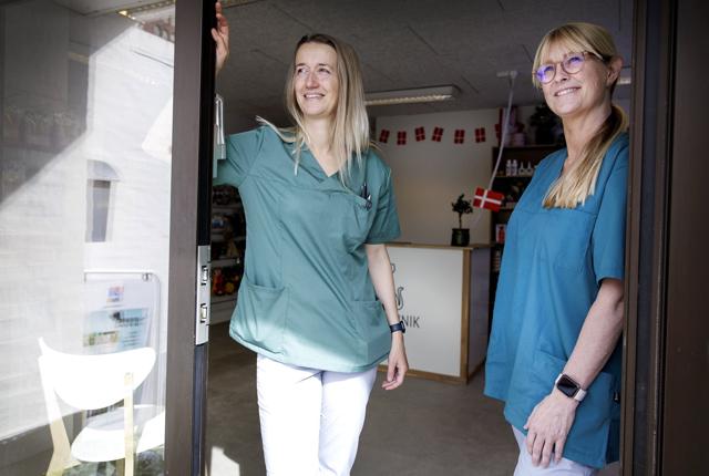 Hanne Jørgensen fra Fjerritslev og Louise Engberg fra Haverslev har åbnet dyrlægeklinik i Nibe. Nu skulle det være.