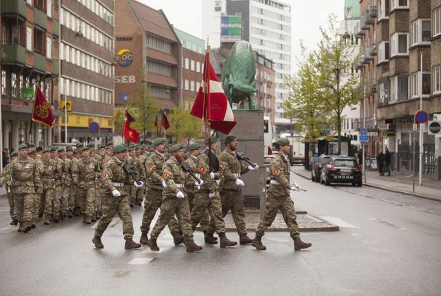 Paraden starter ved Honnørkajen og slutter ved Musikkens Hus. Foto: Aalborg kaserne