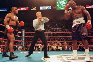 25 år siden: Tyson bed en luns af Holyfields øre