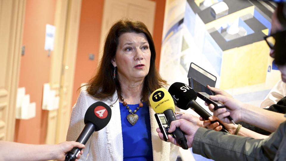 Sveriges udenrigsminister, Ann Linde, ser tegn på fremskridt før møde med Tyrkiets præsident Erdogan tirsdag. Sverige vil dog være forberedt på at fortsætte samtalerne efter Nato-topmødet i Madrid, hvis ikke det lykke at overbevise Erdogan og at lade Sverige og Finland blive optaget i Nato (Arkivfoto). <i>10070 Jessica Gow/Tt/Ritzau Scanpix</i>