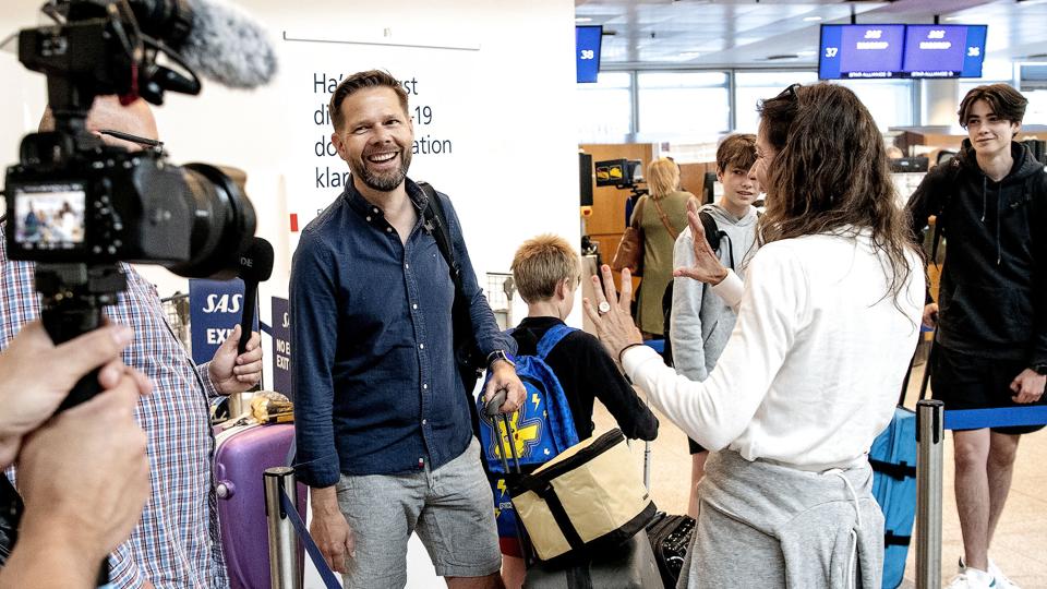 Familien Laursen, far, mor og tre børn skal til Los Angeles på ferie og er lettede over at kunne komme afsted. Afgangshallen Terminal 1 i Københavns Lufthavn onsdag den 29. juni 2022. SAS pilot-strejke er midlertidigt afblæst.(Foto: Nils Meilvang/Ritzau Scanpix) <i>Nils Meilvang/Ritzau Scanpix</i>
