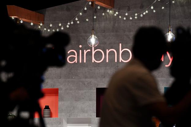 investering Til fods Modernisere Airbnb forbyder fester i udlejningsboliger over alt i verden | Nordjyske.dk
