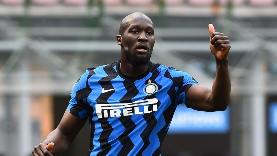 Romelu Lukaku var en blændende succes i Inter, hvor han spillede fra 2019 til 2021. Helt lige så godt gik det ikke i Chelsea, hvor angriberen sluttede den seneste Premier League-sæsonen med otte mål. <i>Massimo Pinca/Reuters</i>