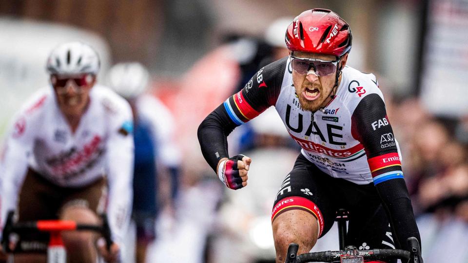Matteo Trentin (til højre) fra UAE kommer ikke med i Tour de France grundet en positiv coronatest. <i>Jasper Jacobs/Ritzau Scanpix</i>