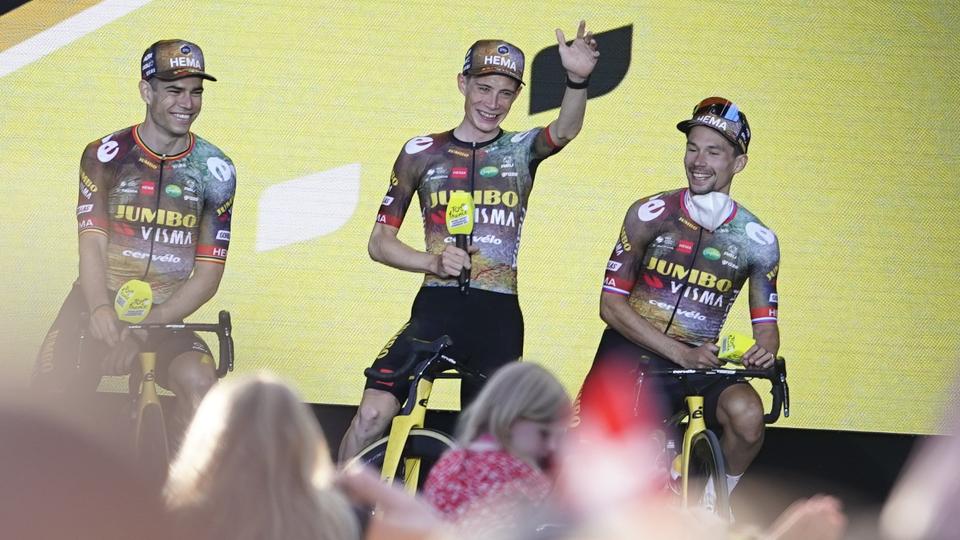 Det nok største bifald i Tivoli tilfaldt Jonas Vingegaard, der er en af Jumbo-Vismas kandidater til den gule trøje. <i>Liselotte Sabroe/Ritzau Scanpix</i>