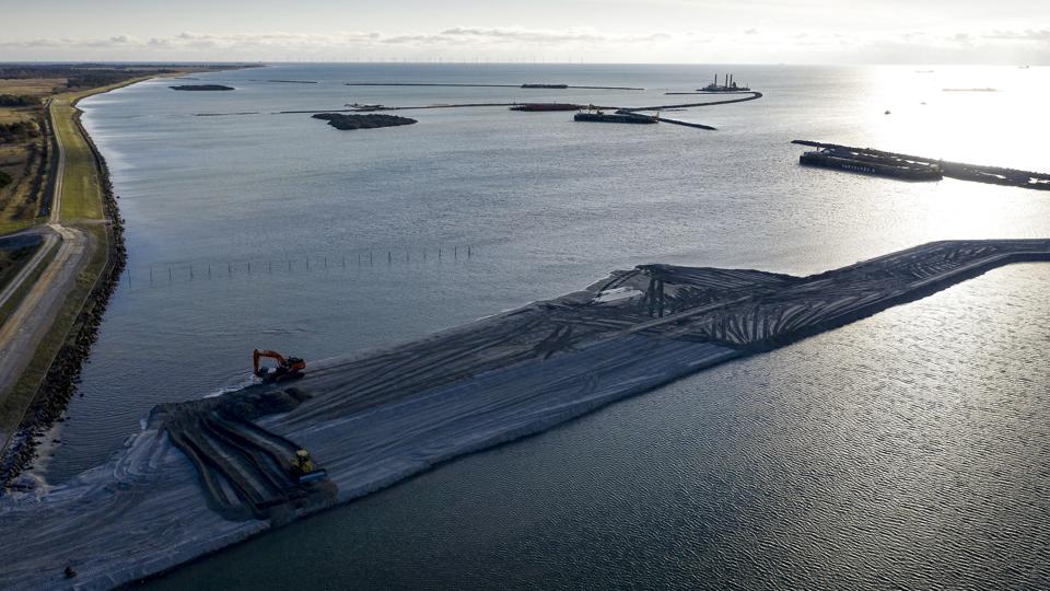 Ved Rødbyhavn er der anlagt en arbejdshavn i forbindelse med byggeriet af Femern Bælt-forbindelsen. (Arkivfoto). <i>Mads Claus Rasmussen/Ritzau Scanpix</i>