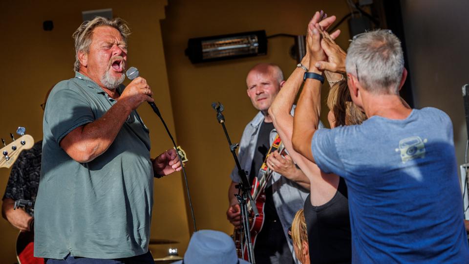 Skagen Festival fejrer i år festivalens 50-års jubilæum. Torsdag aften var der musik i gaderne samt i Skagen Kultur- og Fritidscenter, hvor der blev holdt koncert i anledning af jubilæet. <i>Foto: Martin Damgård</i>