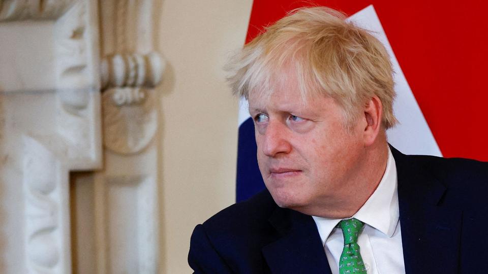Den britiske premierminister, Boris Johnson, nåede knap hjem fra Nato-topmøde i Madrid, før der var krise i hans regeringsparti. <i>John Sibley/Ritzau Scanpix</i>