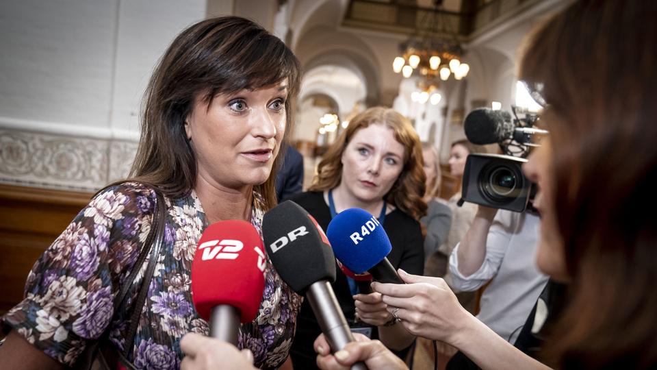 Står det til Venstre, gik regeringen af efter Minkkommissionens kritik. Mens det ikke ser ud til at ske, håber oppositionspartiet at regeringens støtteparti De Radikale vil stemme for en uvildig advokatvurdering, som skal granske, om der kan stilles et juridisk ansvar i sagen. (Arkivfoto). <i>Mads Claus Rasmussen/Ritzau Scanpix</i>