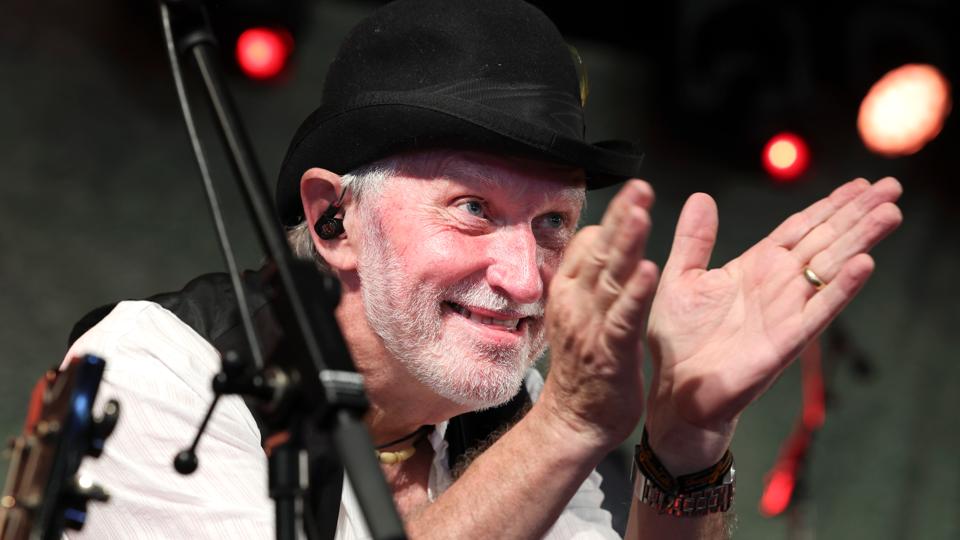 Skagen er fyldt med glade mennesker og masser af musik over alt. Der er festival hele weekenden, og festen er tilbage for fuld styrke. Det er musikerne fra engelske Brophy's Law ganske glade for. <i>Foto: Claus Søndberg</i>