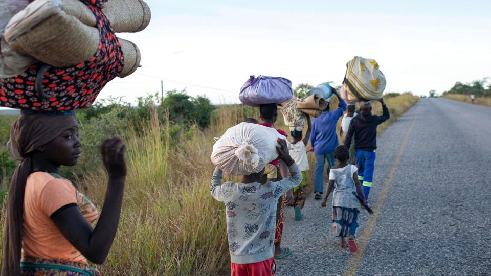 En bølge af angreb fra islamistiske ekstremister har sendt tusindvis af familier på flugt i det nordlige Mozambique. Flere end 50.000 voksne og børn er drevet bort fra deres hjem, oplyser Red Barnet. <i>Alfredo Zuniga/Ritzau Scanpix</i>