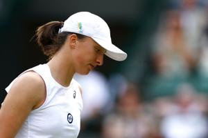 Efter 37 sejre i træk kollapser Swiatek i Wimbledon-nedtur