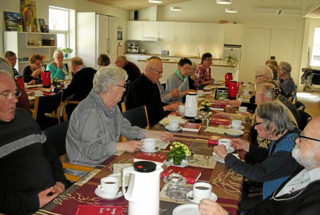 Omkring 40 lokale pensionister hørte på Engparken i Rørbæk næstformand Per K. Larsen berette om arbejdet i Danske Seniorer. Privatfoto