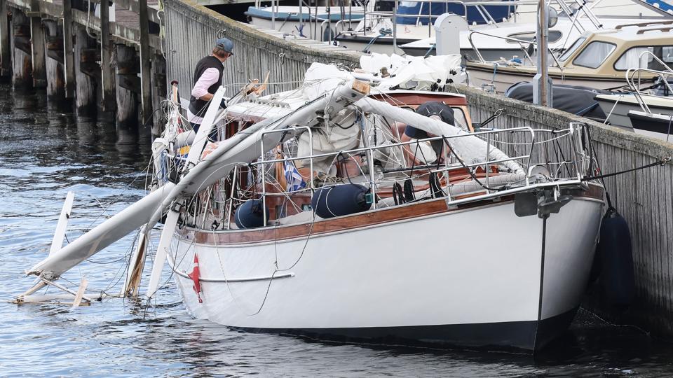 Efter uheldet lagde båden til ved Nørresundby Lystbådehavn. <i>Foto: Claus Søndberg</i>