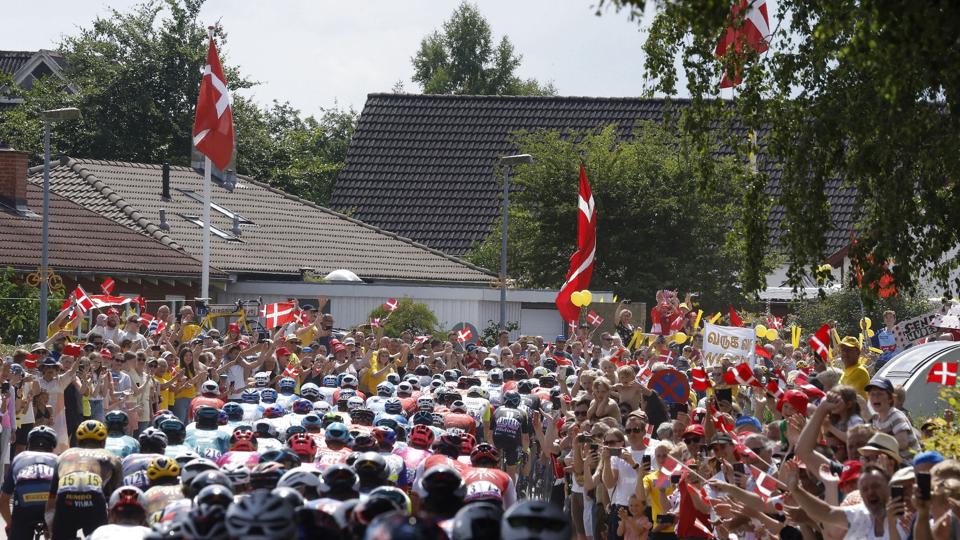 Den danske del af årets Tour de France sluttede søndag i Sønderborg efter en endnu tilskuerpakket etape. <i>Foto: Gonzalo Fuentes/Reuters</i>