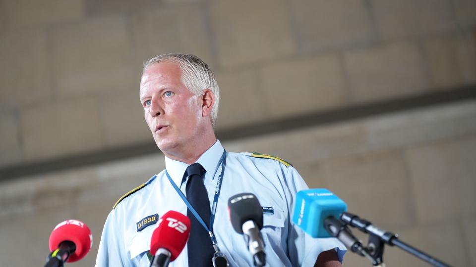 Københavns Politis chefpolitiinspektør Søren Thomassen har søndag aften oplyst, at der er flere dræbte efter et skyderi i storcenteret Field's på Amager i København. <i>Emil Helms/Ritzau Scanpix</i>