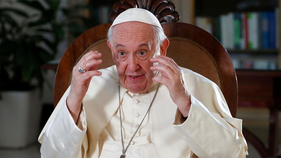 Kun Gud kan svare på, hvornår pave Frans trækker sig som pave, siger han selv under interview. Han beskrives af Reuters som "kvik" og "afslappet" under interview. <i>Remo Casilli/Reuters</i>