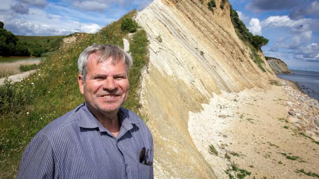 - Købmandsgården er reddet, forsikrer Ivar Søndergaard. Han er også formand for Ejerslev Havn og ejer jord omkring den, som han stiller til rådighed til fritidsformål. <i>Foto: Bo Lehm</i>