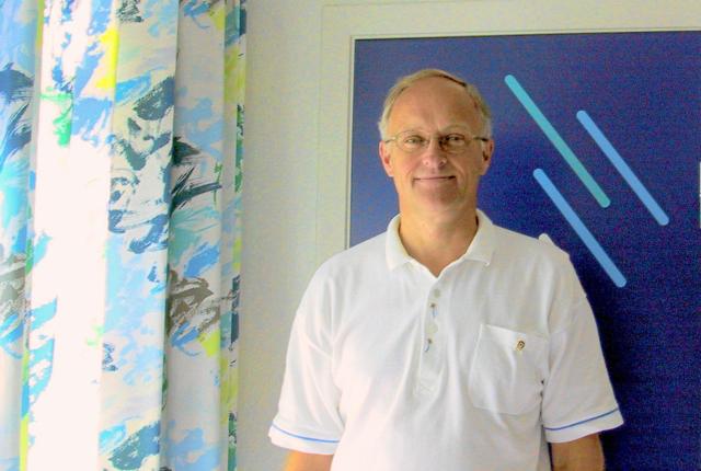 Tandlæge Erik Holmer-Jensen, som i næsten 30 år havde klinik i Søndergade, går nu på pension.Privatfoto