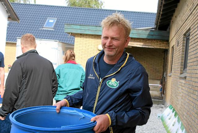 Landmand Matthijs Westra var glad for det store fremmøde af interesserede borgere til "Åbent landbrug". Foto: Flemming Dahl Jensen