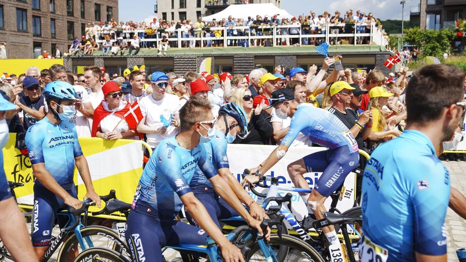 Omkring 100.000 gæster kom forbi Vejle Kommune for at opleve 3. etape af Tour de France. Touren har været en stor succes i Vejle og andre kommuner, som har lagt vej til det store cykelløb. <i>Bo Amstrup/Ritzau Scanpix</i>
