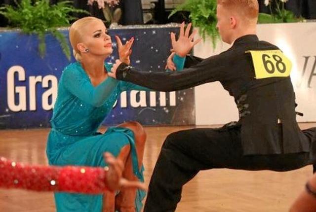 Mathias Nyborg og Karoline Amby deltager ved EM i Standard dans.Privatfoto