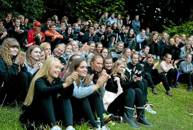 De nye 1.g-elever på Dronninglund Gymnasium blev rystet godt sammen på Skovskolen. Privatfoto