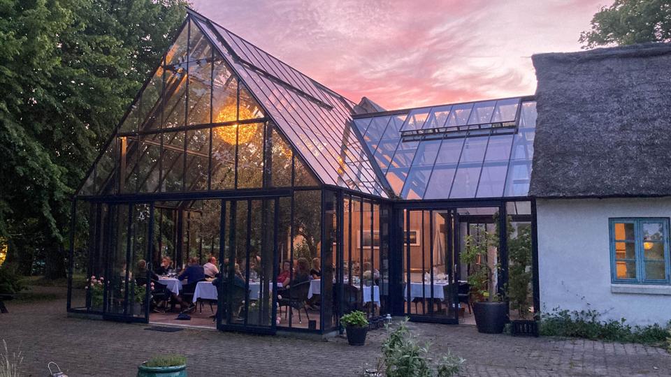 Orangeriet på Østergaard Kultur og BB en flot sommeraften. <i>Foto: Jacob Nymann Jensen</i>